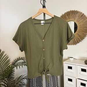 🪴$5/25🪴 Purple Crane Waffle Knit Front Tie Olive Green Short Sleeve Shirt Small